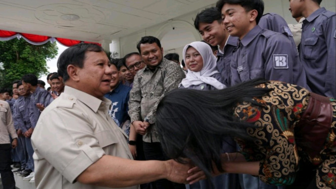 Presiden Prabowo Terima 185 Pelajar FOJB di Istana, Dorong Generasi ...
