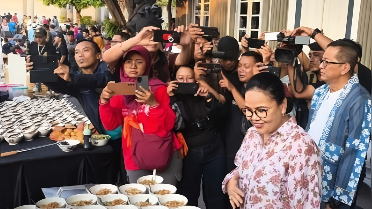 Hari Jadi Semarang gelar makan soto gratis dalam Soto Vaganza.