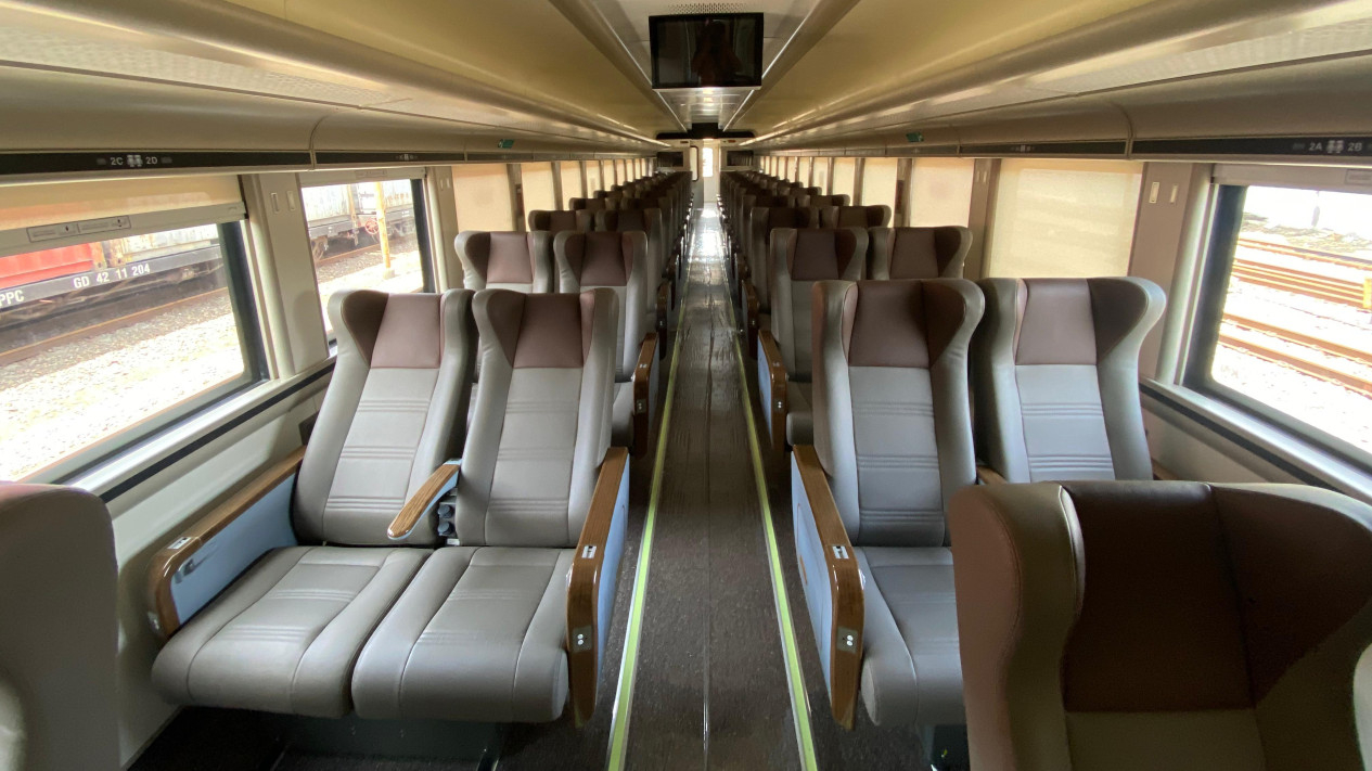 KA Argo Sindoro punya Kereta Eksekutif Stainless Steel New Generation.