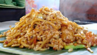 Kuliner Nasi Ruwet Khas Semarang, Sepiring Dua Menu