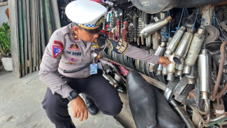Blusukan Ke Bengkel Dan Toko Variasi, Polisi Larang Knalpot Brong