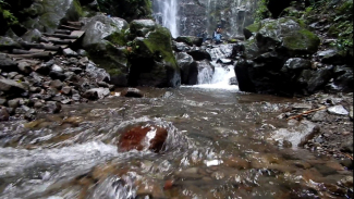 Curug Lawe di Semarang. Curug Lawe di Semarang.