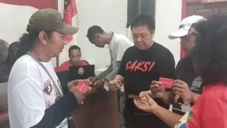 Jelang Pemilu 2024 Warga Ramai Ramai Daftar KTA PDI- P Salatiga