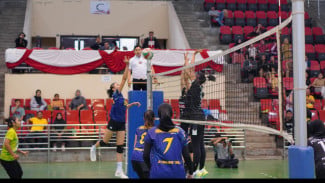 Seru, Turnamen Bola Voli Piala Gubernur 2024 di Semarang