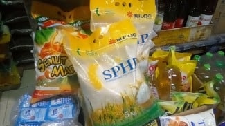 Ricuh Antre Beras Murah Bulog Rp 10.900 di Tegal, dari Asal Terobos Hingga Cekcok