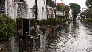 Wisata Ikonik Kota Lama Semarang Kebanjiran, Ini Titik Paling Parah