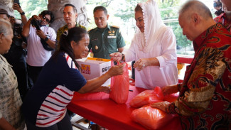 Sam Poo Kong Semarang Gelar Tebus Beras Murah Bayar Seikhlasnya, Walikota : Sangat Membantu