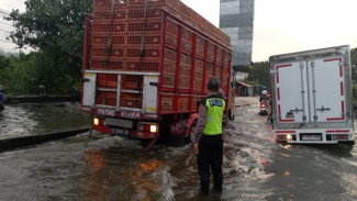 Banjir Rob Kaligawe, Pemkot Semarang Kerahkan Belasan Pompa Air