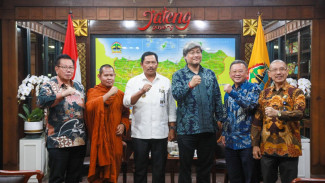 Peringati Waisak, Bhikkhu Thudong Jalan Kaki Ribuaan Kilometer Dari India Menuju Borobudur