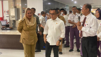 Mbak Ita Dampingi MenpanRB Sidak Pelayanan Kesehatan di RS Wongsonegoro Semarang