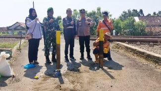 KAI Daop 4 Bersama Dishub Kabupaten Kendal Tutup Akses Jalan pada Perlintasan Sebidang