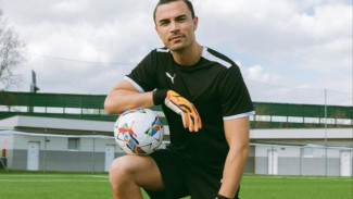 Kiper Berdarah Indonesia Ini Gabung Klub Serie A Liga Italia Como Milik Hartono Orang Kudus