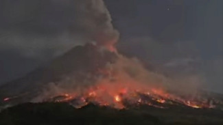 Gunung Merapi Luncurkan Lava Sejauh 1,8 Kilometer ke Kali Boyong Pada Senin Pagi