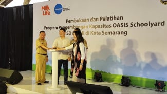Lima Sekolah Semarang Perkuat Ketangguhan Iklim dengan Program OASIS Schoolyard