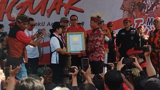 Agustina-Iswar Dapat Rekor Leprid Deklarasi Komunitas Relawan Terbanyak di Pilwakot Semarang