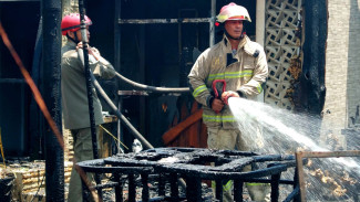 Diduga Konsleting, Area Rooftop Cafe Di Ungaran Ludes Terbakar