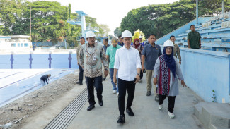 Pj Gubernur Jateng Dampingi Wapres Tinjau Revitalisasi GOR Manahan Solo