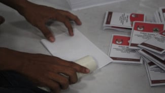 KPU Kota Semarang Kerahkan 250 Petugas Pelipatan Surat Suara Pilkada