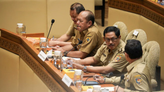 DPR Apresiasi Pj Gubernur Jateng Atas Respon Soal Isu Netralitas Kades dan Lurah
