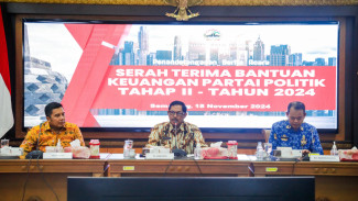 Pemprov Jateng Serahkan Bankeu Parpol Tahap II Senilai Rp12,6 Miliar