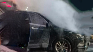 Heboh, Ada Mobil Melaju Dalam Keadaan Terbakar di Depan Terminal Bawen Semarang