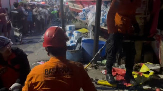 Truk Rem Blong Hantam Ruko di Jalur Silayur Ngaliyan Semarang, 2 Tewas