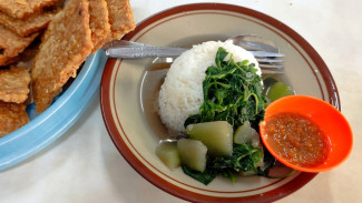 Resep Sayur Bayam Sambal Bawang, Pakai Gambas Jadi Tambah Segar