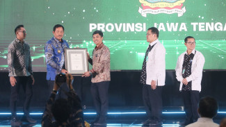 Pemprov Jateng Terima Penghargaan Sanitasi Total Berbasis Masyarakat