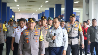 Nataru, Kapolri Cek Terminal Tirtonadi dan Solo Safari
