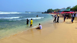 Pesona Pantai Pasir Putih yang Mudah Dijangkau dari Salatiga dan Boyolali, Mirip di Bali