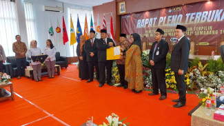 KPU Tetapkan Pasangan Ngesti - Nur Arifah Pemenang Pilkada Kab. Semarang 2024