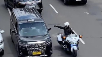 Alphard RI 36 yang Dikawal Patwal Arogan Ternyata Mobil Raffi Ahmad