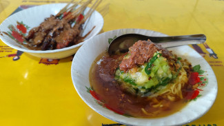 4 Rekomendasi Warung Mi Ongklok Legendaris di Wonosobo, Sate Sapinya Maknyus