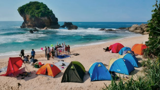 Cara ke Pantai Jungwok dari Semarang Naik Sepeda Motor, Berdua Cuma Habis Bensin Rp40.000