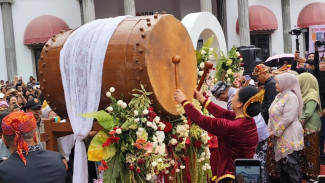 Ribuan Warga Kota Semarang Tumpah Ruah Saksikan Tradisi Dugderan Sambut Ramadan