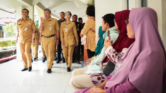 Gubernur Jawa Tengah Ahmad Lutfhi Gubernur Jawa Tengah Ahmad Lutfhi