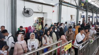 KAI Daop 4 Semarang Angkut Hampir 100 Ribu Penumpang Hanya Dalam 3 Hari Arus Balik Lebaran