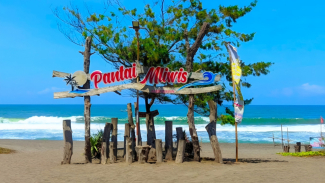 Pantai Mliwis Kebumen Jawa Tengah. Pantai Mliwis Kebumen Jawa Tengah.