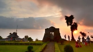 Sunset di Candi Sukuh Karanganyar Jawa Tengah. Sunset di Candi Sukuh Karanganyar Jawa Tengah.