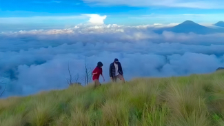 Wisata mendaki Gunung Merbabu di dekat Salatiga. Wisata mendaki Gunung Merbabu di dekat Salatiga.