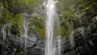 Menjelajah Curug Lawe, Air Terjun Paling Seru dan Menantang Di Semarang