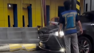 Ugal-Ugalan, Naik Mobil Elit Mazda CX-5 Terobos Palang Pintu Tol, Sopir Ini Tak Bayar Tol yang Cuma 6 Ribu!