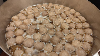 Resep Membuat Bakso Sapi Kenyal dan Lezat di Rumah