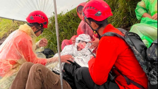 Pendaki Kepentok Batu di Gunung Sindoro, Evakuasi Memakan Waktu Berjam-jam