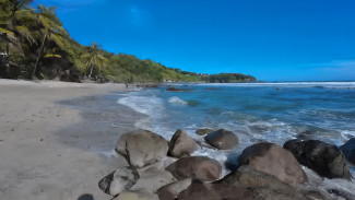 Menjelajahi Pesona Pesisir Selatan: 5 Pantai Terdekat dari Stasiun Purwokerto
