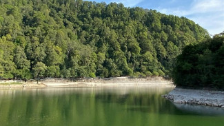 Telaga Sarangan: Surga Tersembunyi di Kaki Gunung Lawu yang Bikin Betah