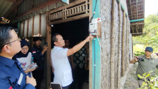 Menteri ESDM dan Direksi PLN Cek Langsung Bantuan Pemasangan Listrik Gratis di Cepu