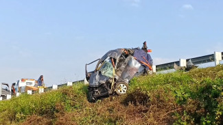 Satu Tewas 6 Luka - Luka, Kecelakaan Di Tol Semarang - Solo KM 465A