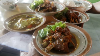 Kuliner Legendaris Iga Gongso Kambing Mbak Tun Khas Semarang