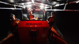 Basarnas Semarang Sisir Laut Kendal Cari Tiga Nelayan Hilang Disapu Gelombang Tinggi